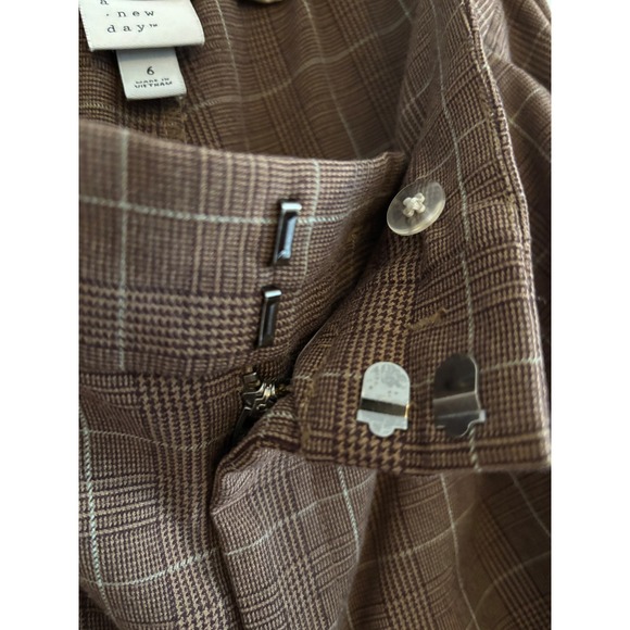 A New Day Womens Brown Plaid Cargo Jogger Pants High Rise Size 6 Tapered Leg - Picture 7 of 9